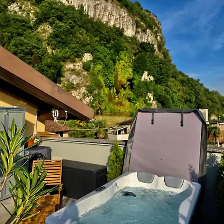Felicita Cascata Terrace With View アパート